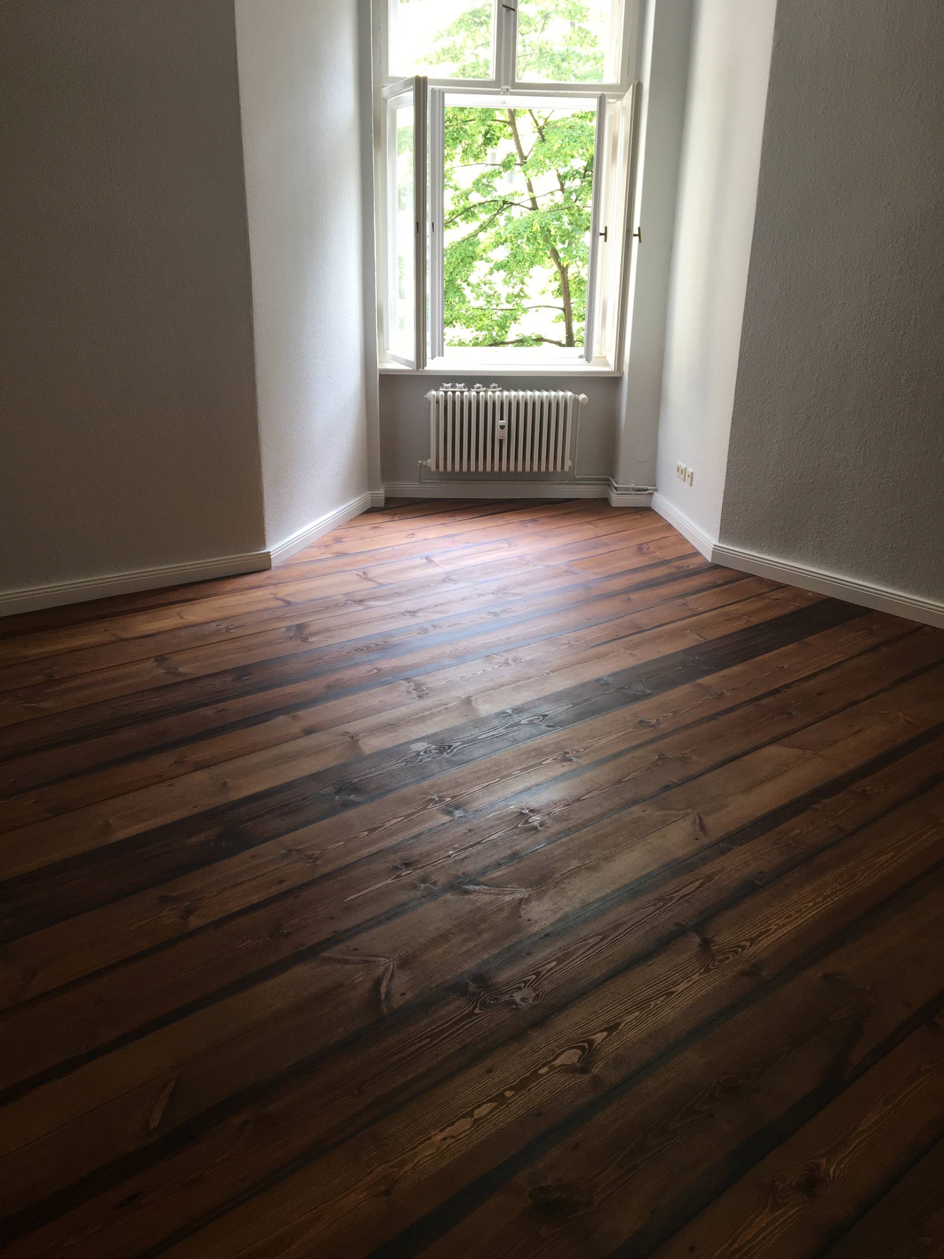 Mindener Straße Berliun Charlottenburg, Reparatur und Aufarbeitung Dielenboden