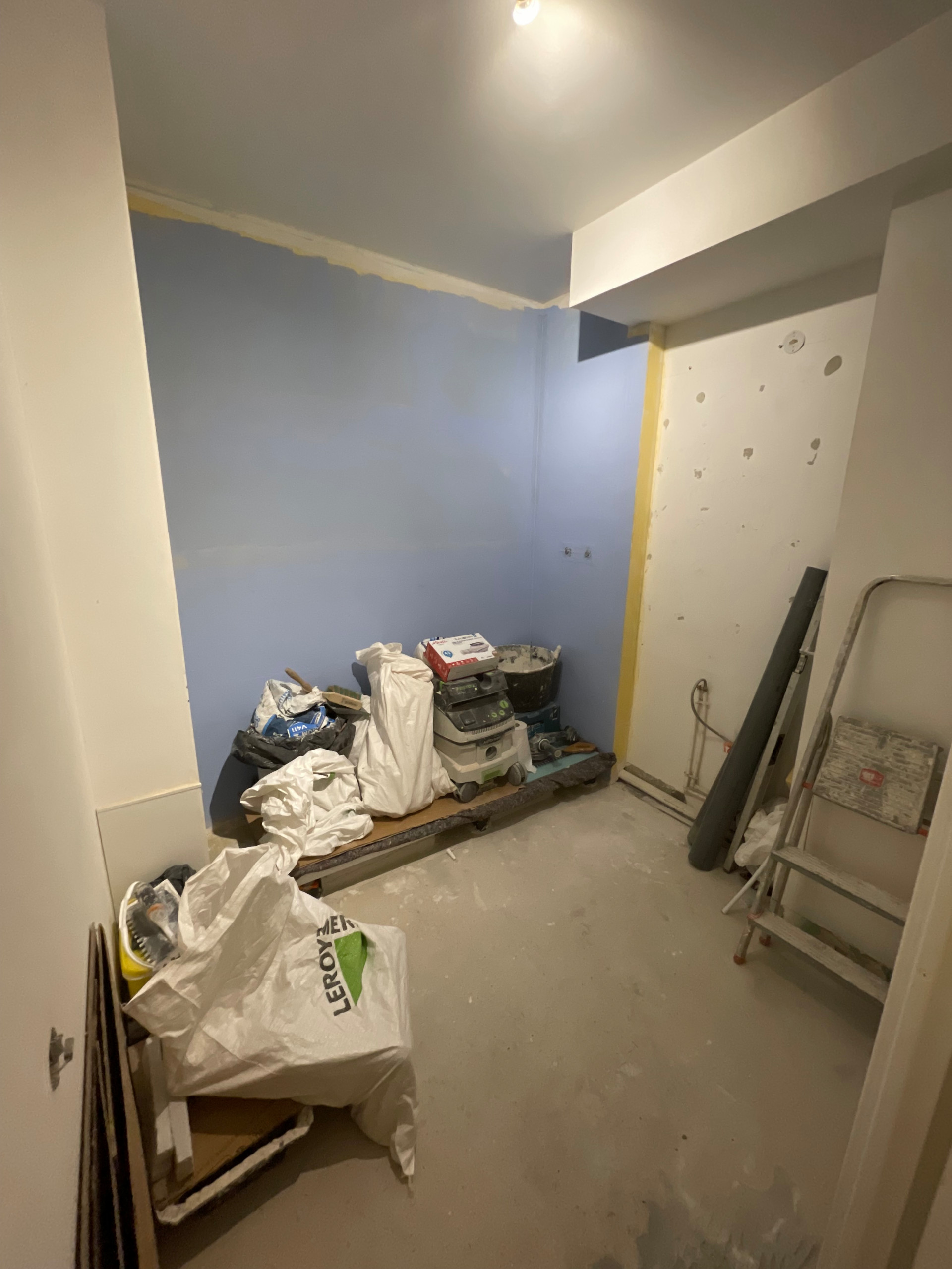 SALLE DE BAIN EN SALLE DE DOUCHE: baignoire transformée en receveur de douche