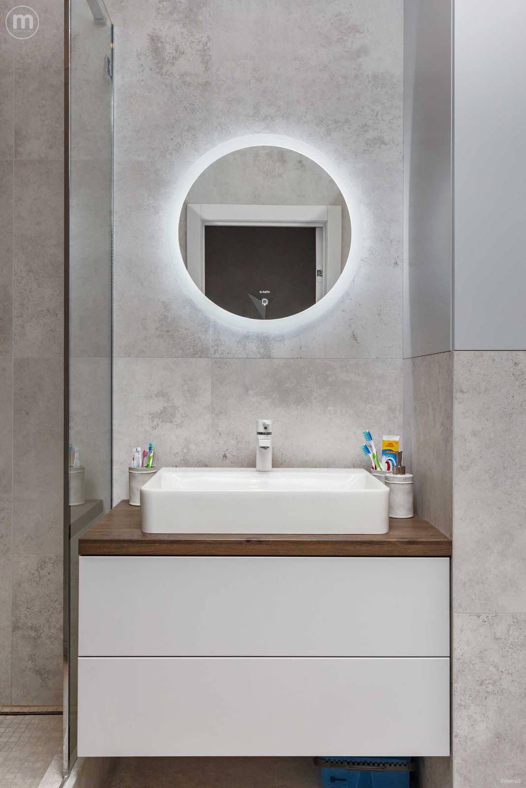 Светлая ванная комната