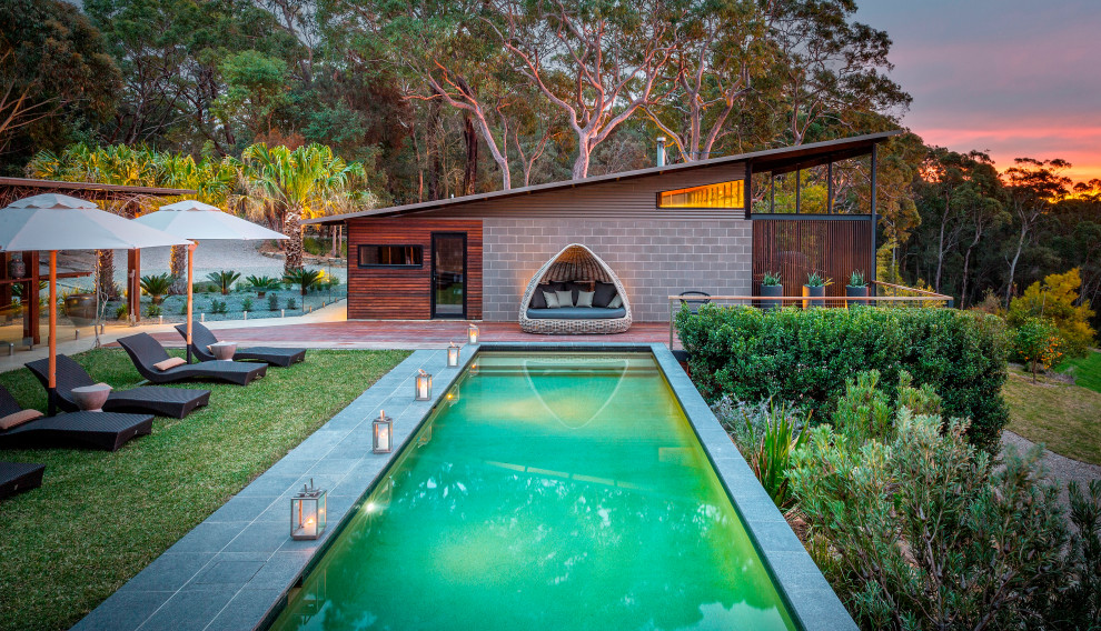 Design ideas for a midcentury pool in Sydney.