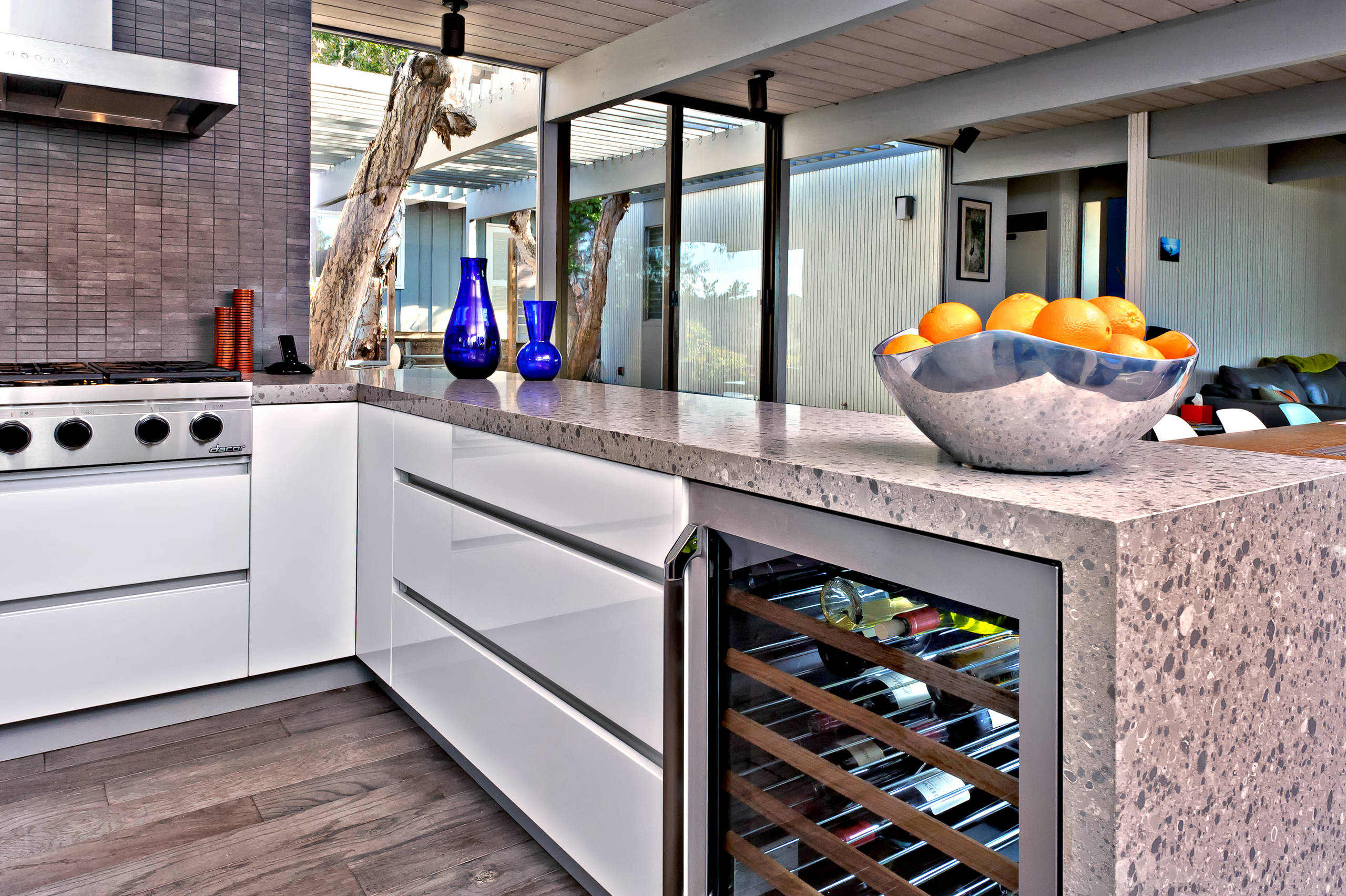 2012 Trends: What's Ahead for Kitchen Cabinets This Year, image size:2560x1704