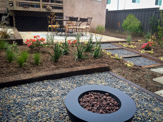 Highland Park, Provincial Rustic Drought Tolerant Garden rustic-garden