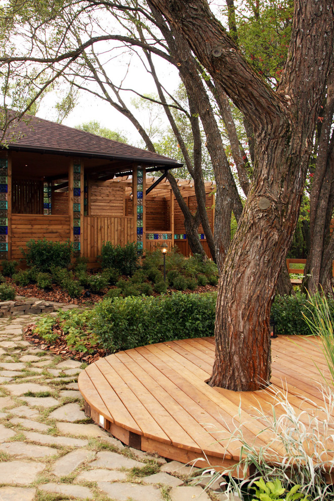 Сад у ручья