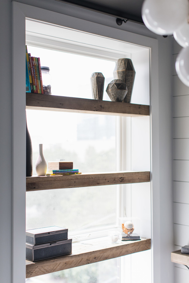 Inspiration for a transitional home design remodel in Chicago