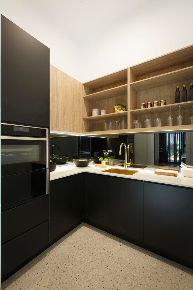 This is an example of an urban kitchen in Melbourne.