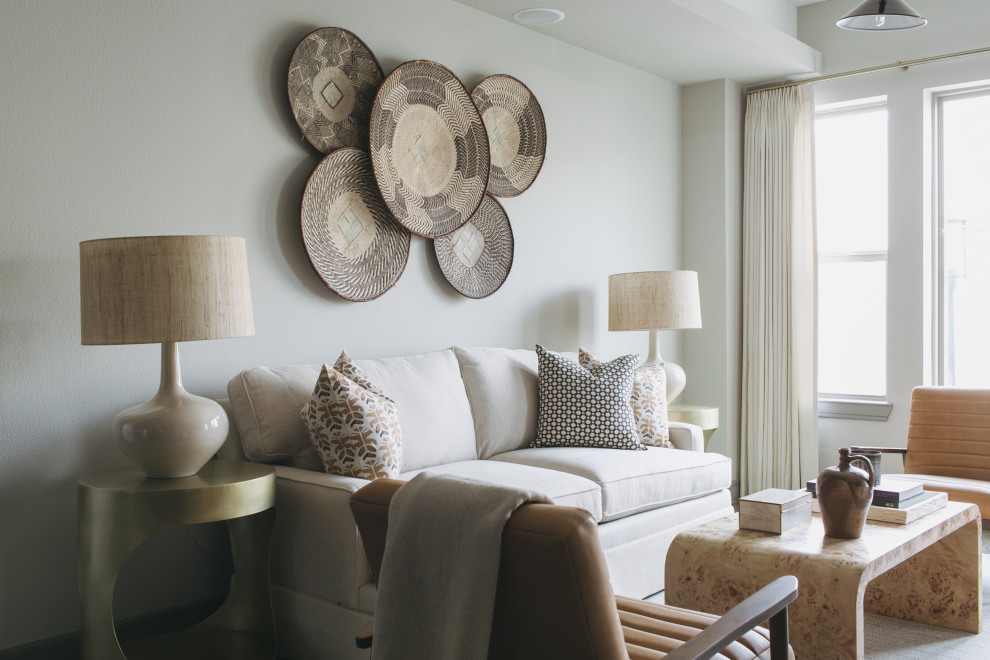 Example of a transitional home design design in Austin