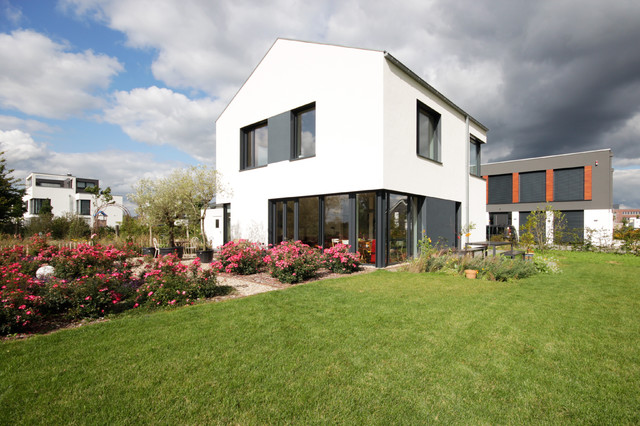 Blick vom Garten trendy-hus-og-facade