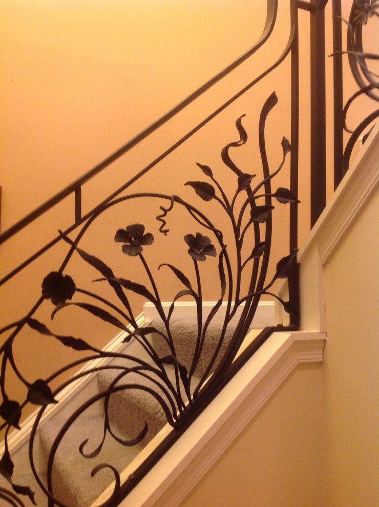 ボルチモアにあるエクレクティックスタイルのおしゃれな階段の写真