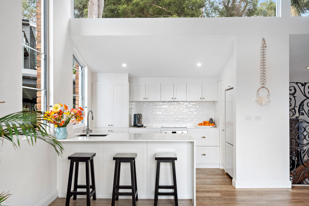 Avalon Renovation - Beach Style - Kitchen - Sydney - by Prescom ...