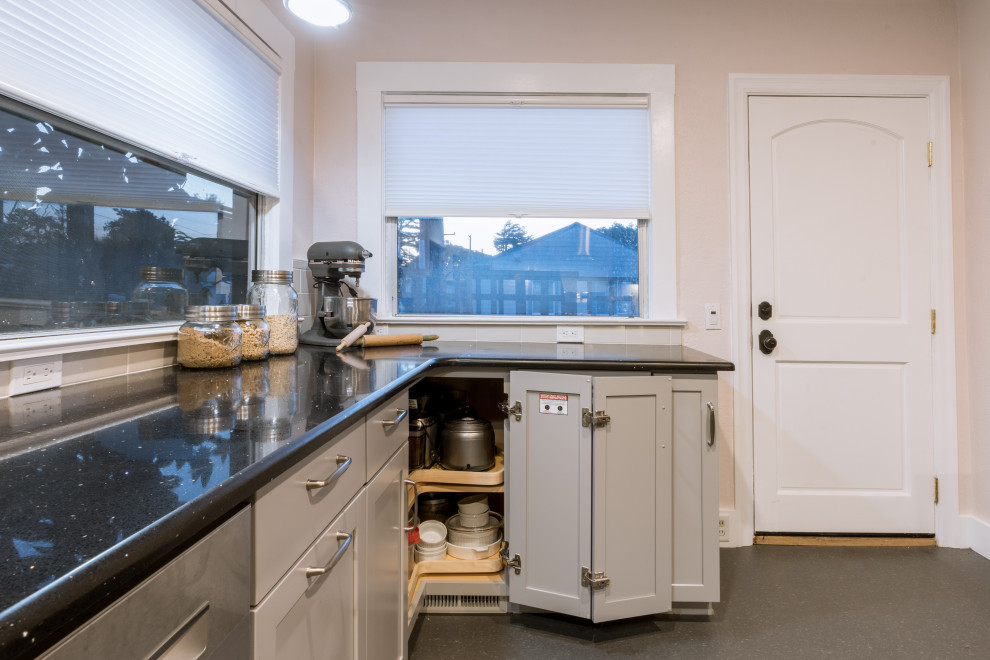 Clinton Kitchen