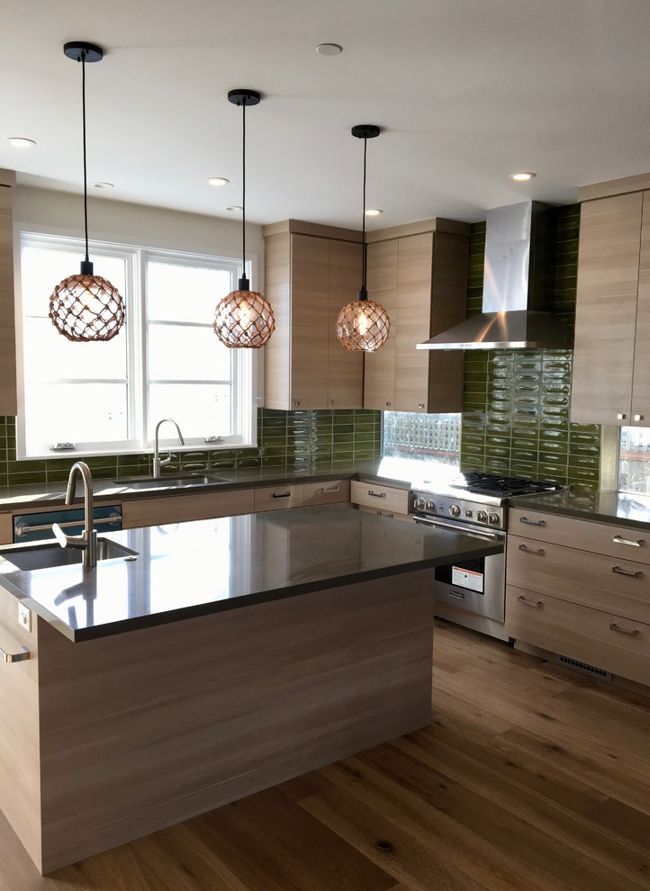 Minimalist kitchen photo in San Francisco