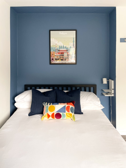 Student House modern-bedroom