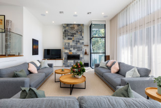 75 Beautiful Living Room with Carpet Ideas & Designs - December 2023 |  Houzz AU