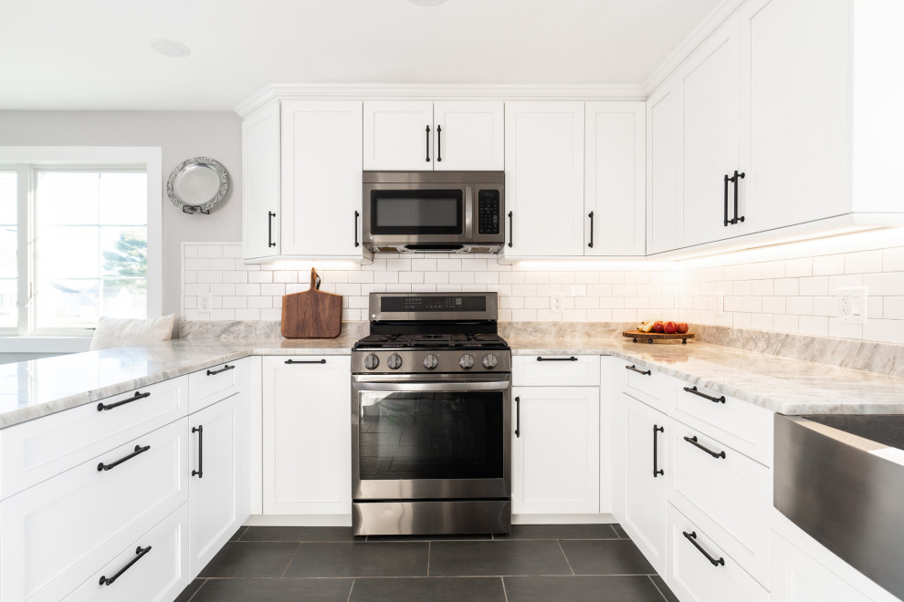 Kitchen - transitional kitchen idea in Providence
