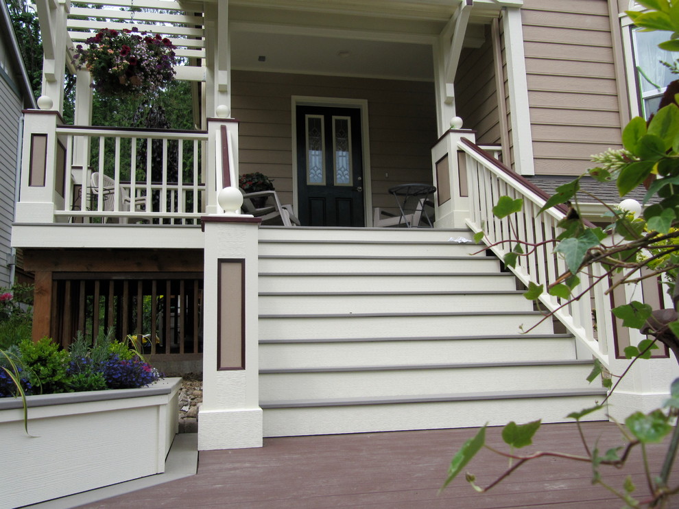 Design ideas for a traditional verandah in Seattle.