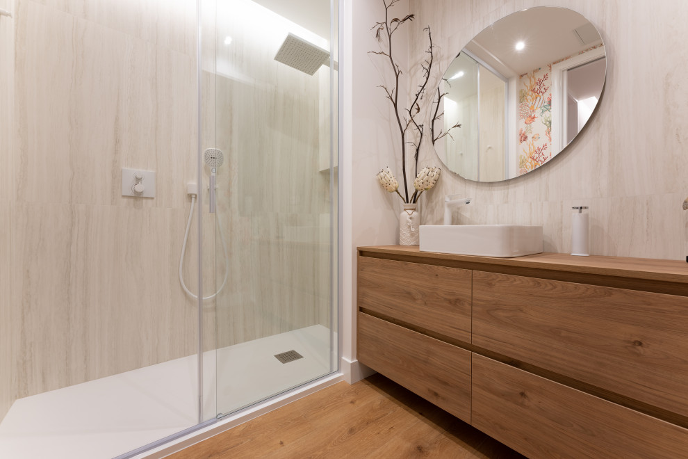 Atico "capricho" con algunos muebles de familia.