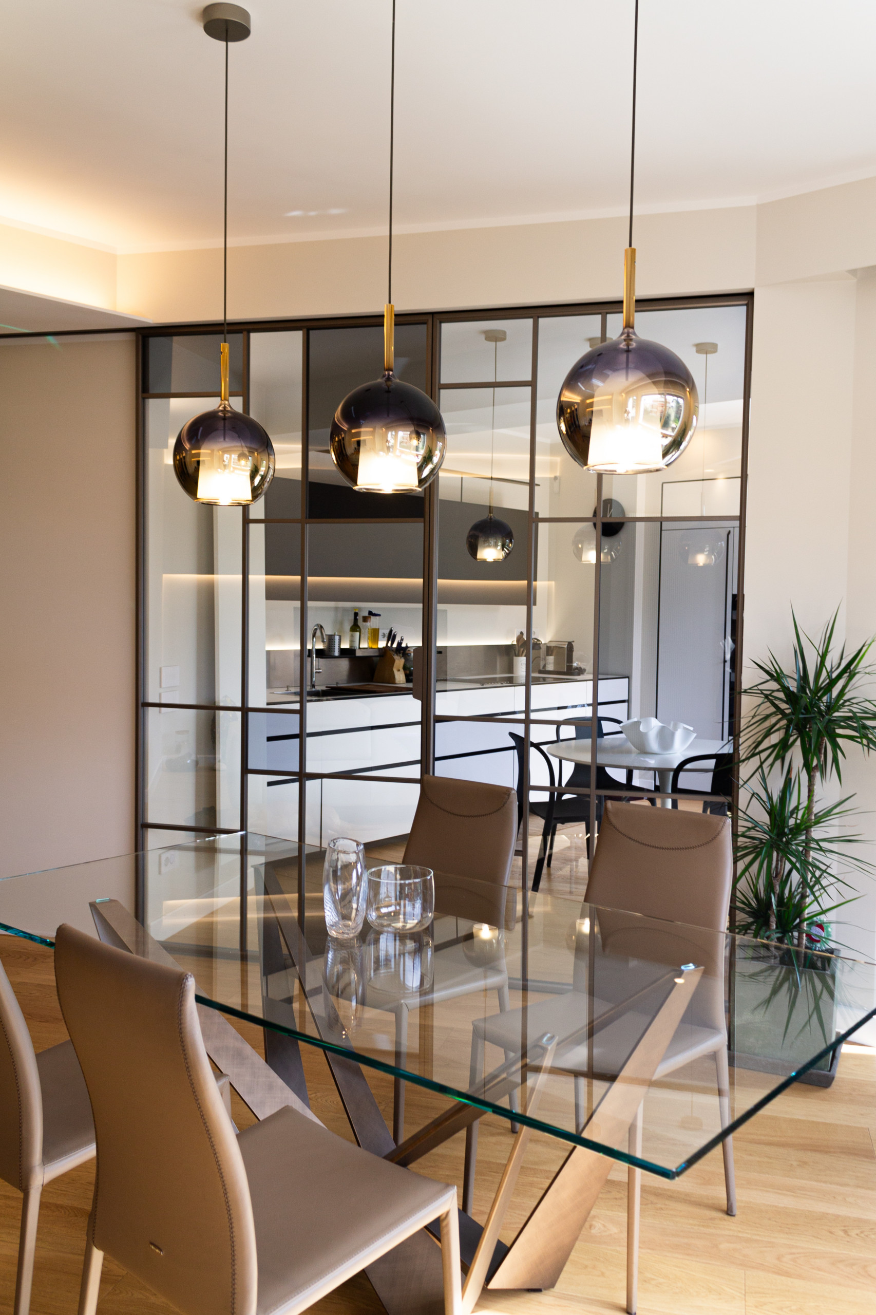 Tavolo da pranzo e cucina_La “casa diagonale”