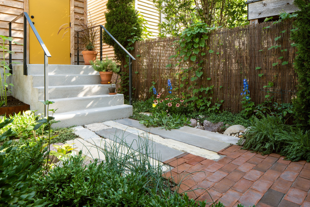 This is an example of a rustic landscaping in Chicago.