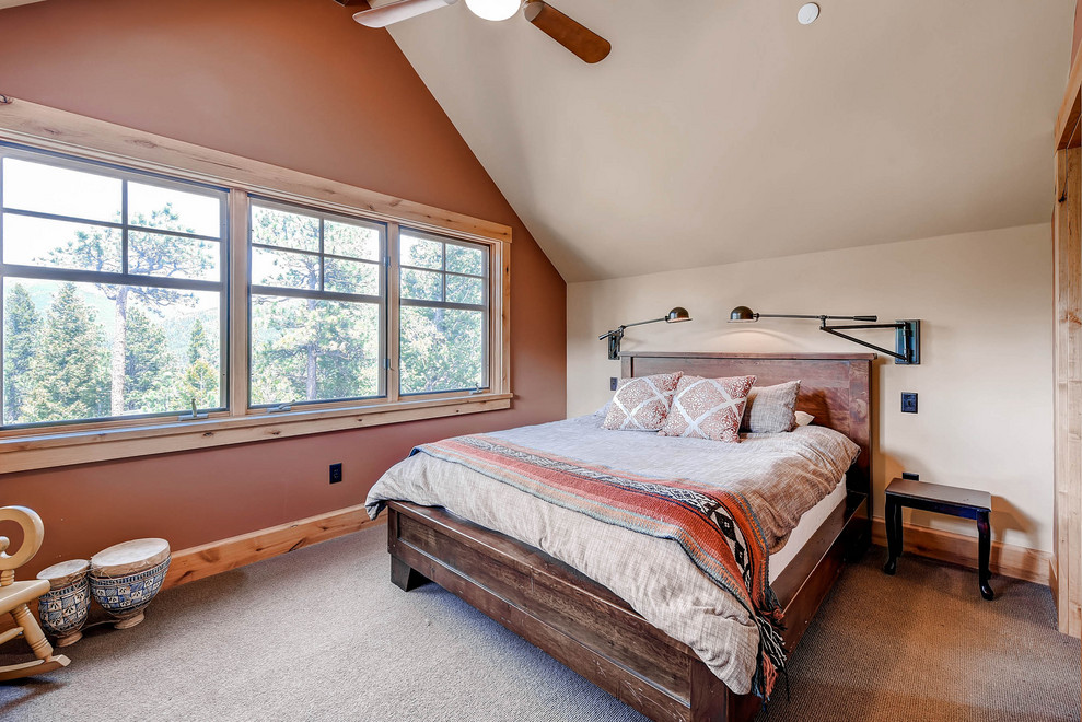 Home design - rustic home design idea in Denver