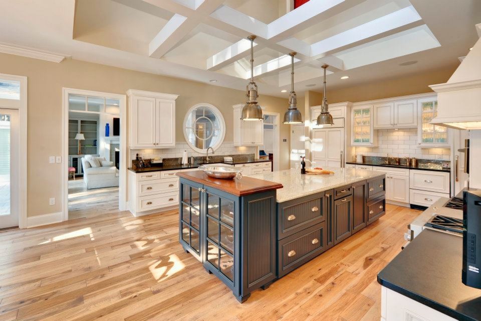 Kitchen - transitional kitchen idea