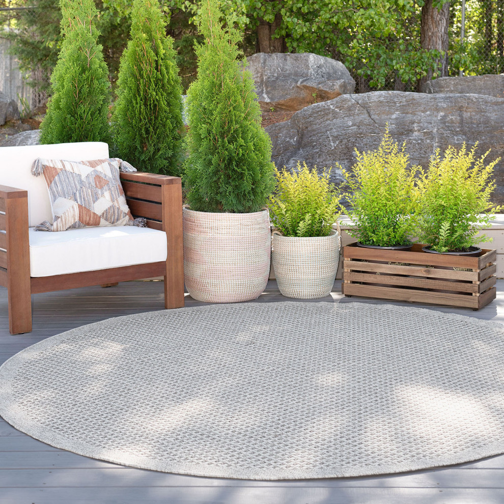 Dickens Contemporary Basektweave Taupe/White Round Indoor/Outdoor Area Rug, 5'