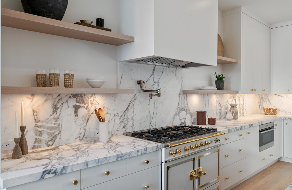 Transitional kitchen photo in San Francisco