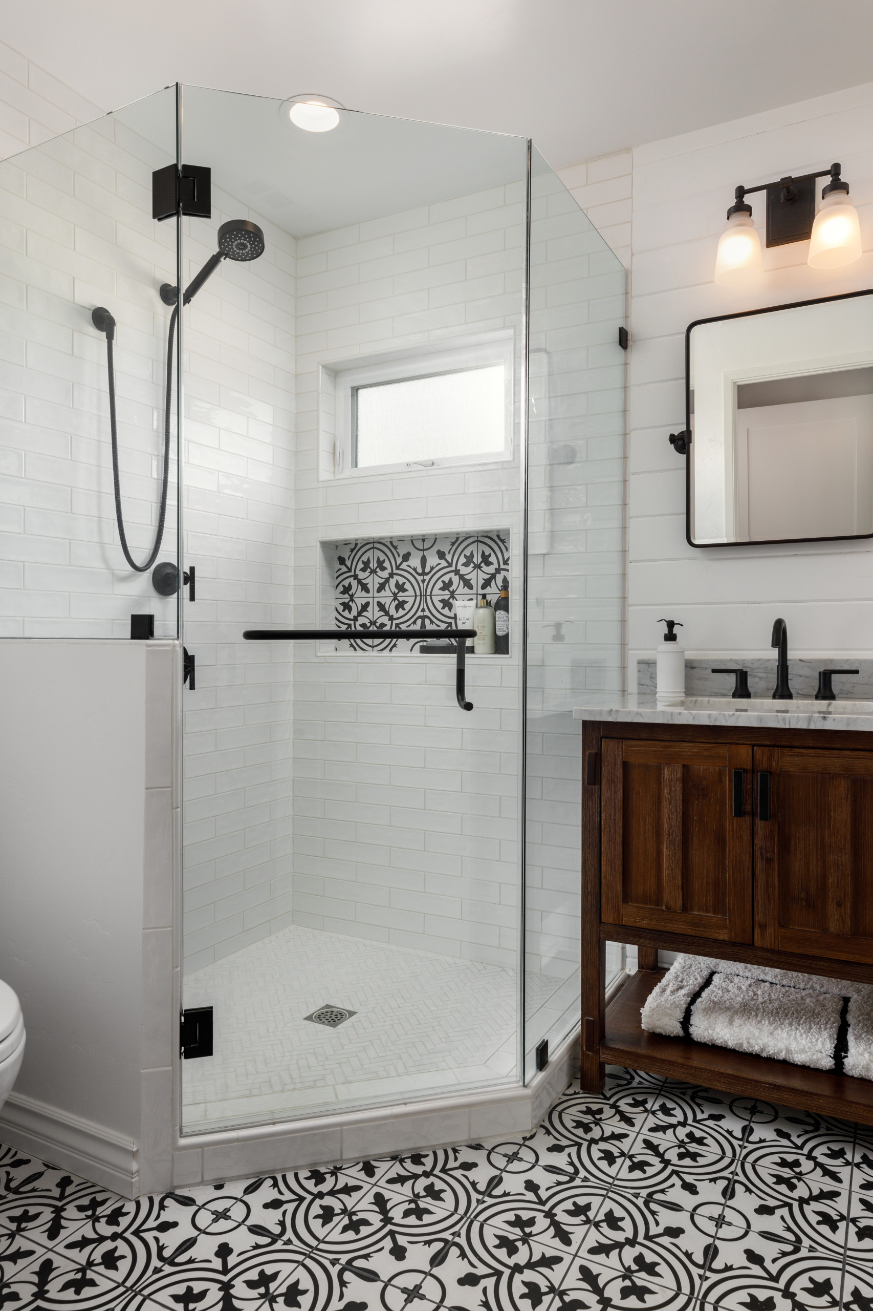 How to Customize Your Shower with Niches, Benches and Even a Soap Dish -  Tile Outlets of America