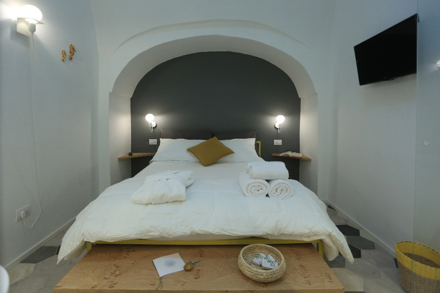 Design ideas for a mediterranean bedroom in Bari.