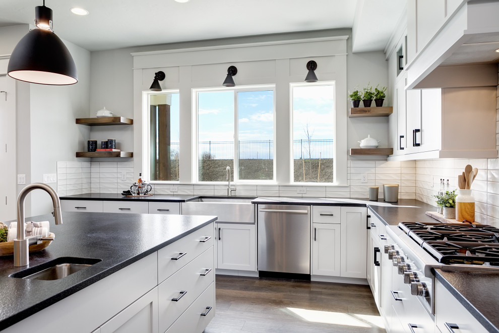 Example of a farmhouse kitchen design in Boise