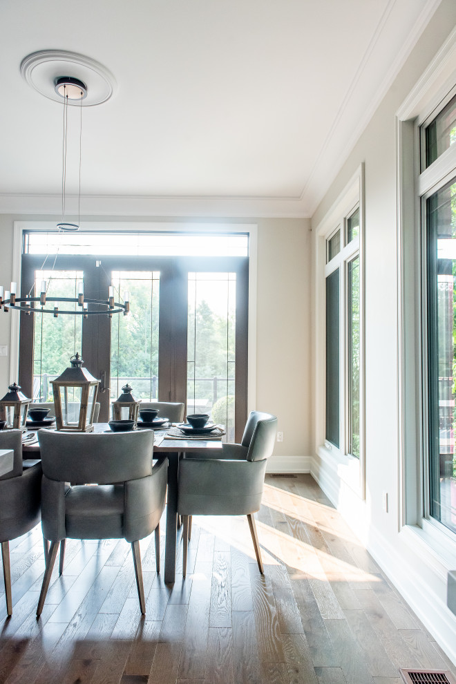 Inspiration for a transitional home design remodel in Toronto