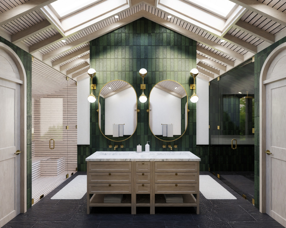 Идея дизайна: большой главный совмещенный санузел в стиле модернизм с фасадами в стиле шейкер, светлыми деревянными фасадами, отдельно стоящей ванной, двойным душем, раздельным унитазом, зеленой плиткой, керамогранитной плиткой, зелеными стенами, полом из сланца, врезной раковиной, мраморной столешницей, черным полом, душем с распашными дверями, белой столешницей, тумбой под две раковины, напольной тумбой и балками на потолке