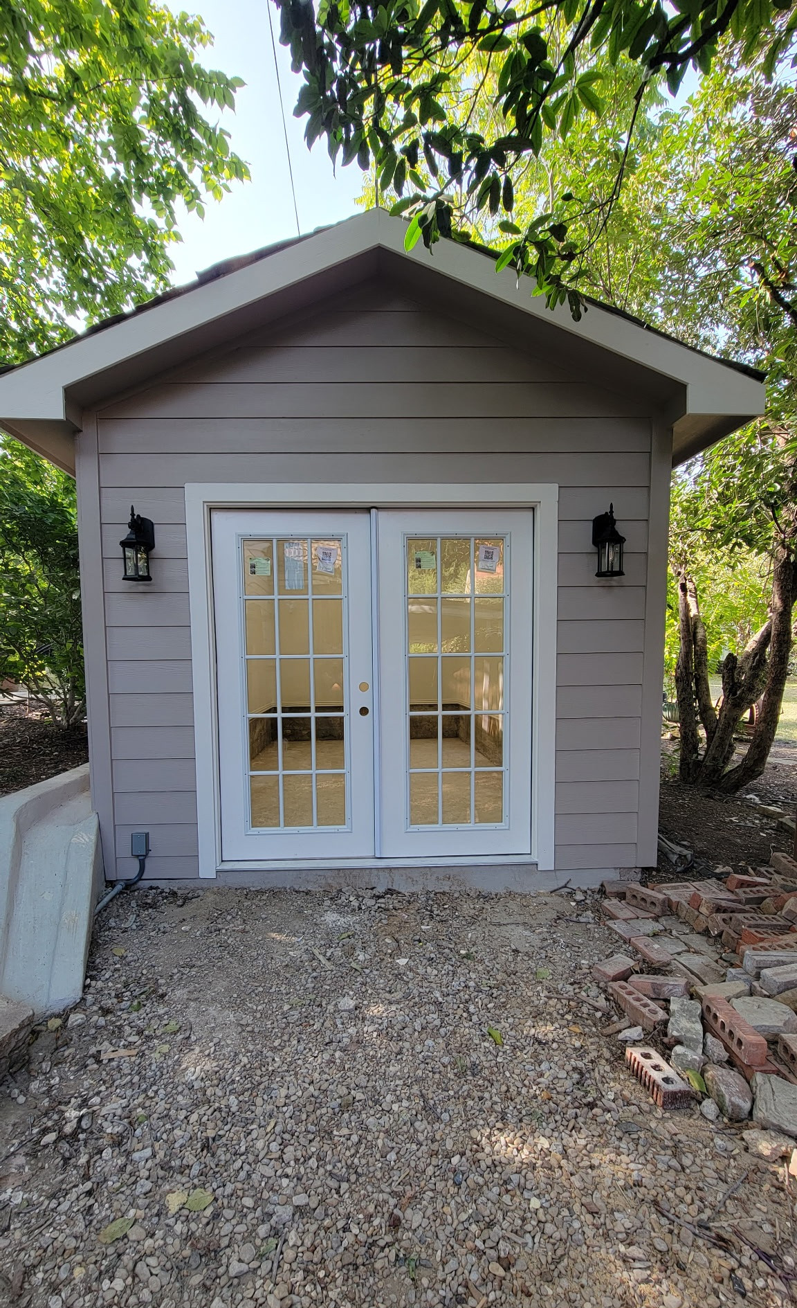 DETACHED GARAGE
