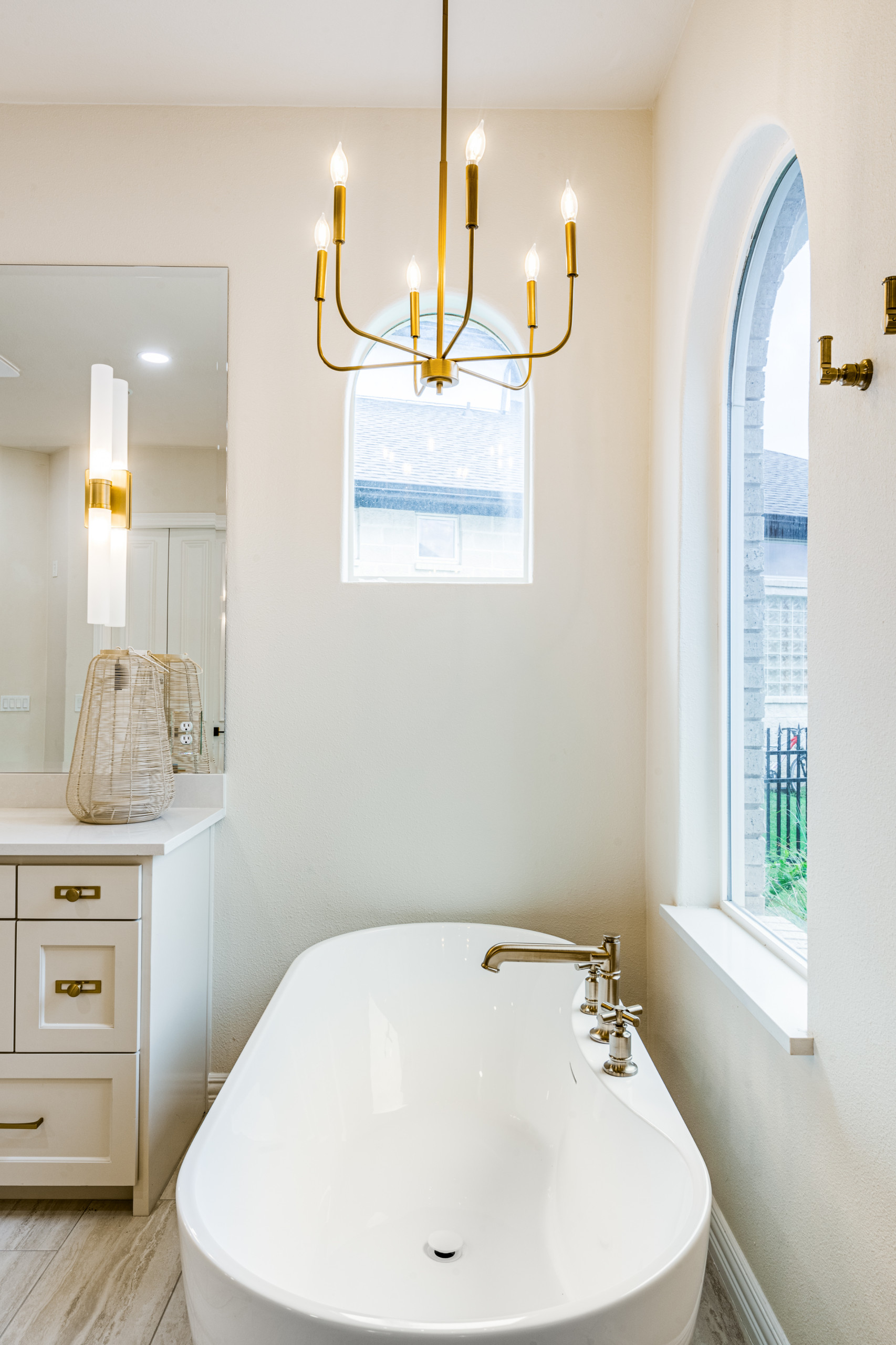 Spa-inspired freestanding tub in Legacy Lakes Remodel