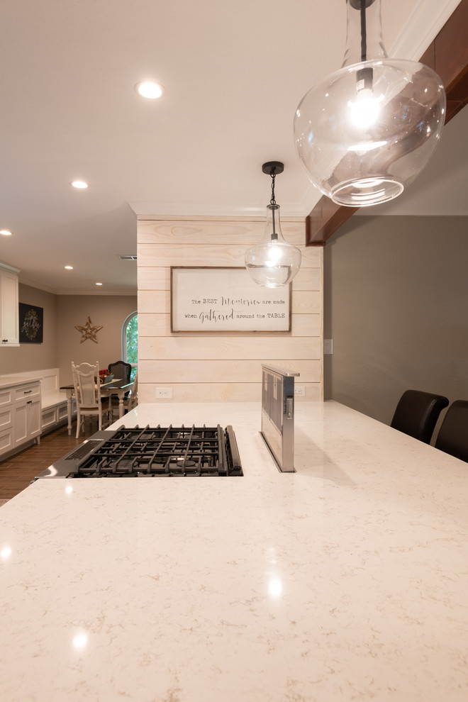 Transitional kitchen photo in Houston