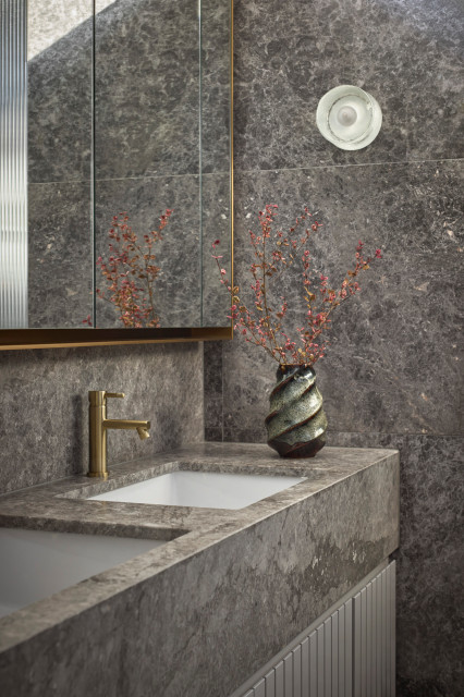 Flow House trendy-lille-badevaerelse