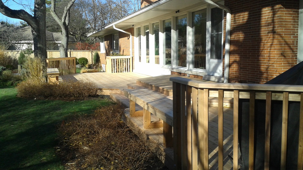 Elegant deck photo in Chicago
