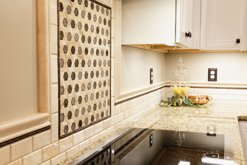 Inspiration for a mid-sized transitional home design remodel