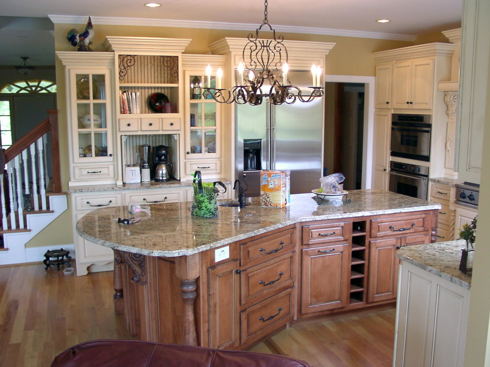 Inspiration for a traditional kitchen in Atlanta.