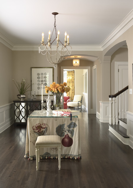 Charming Manor traditional-entry