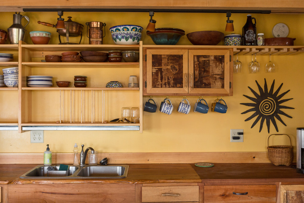 Inspiration for a rustic kitchen remodel in Burlington