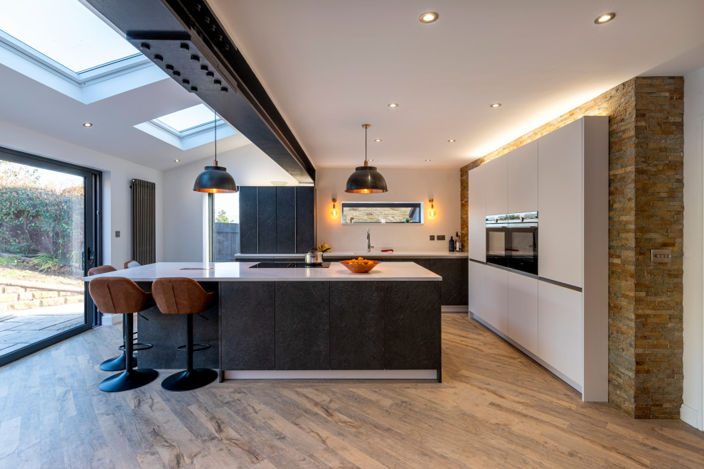 Example of a trendy kitchen design in Cheshire