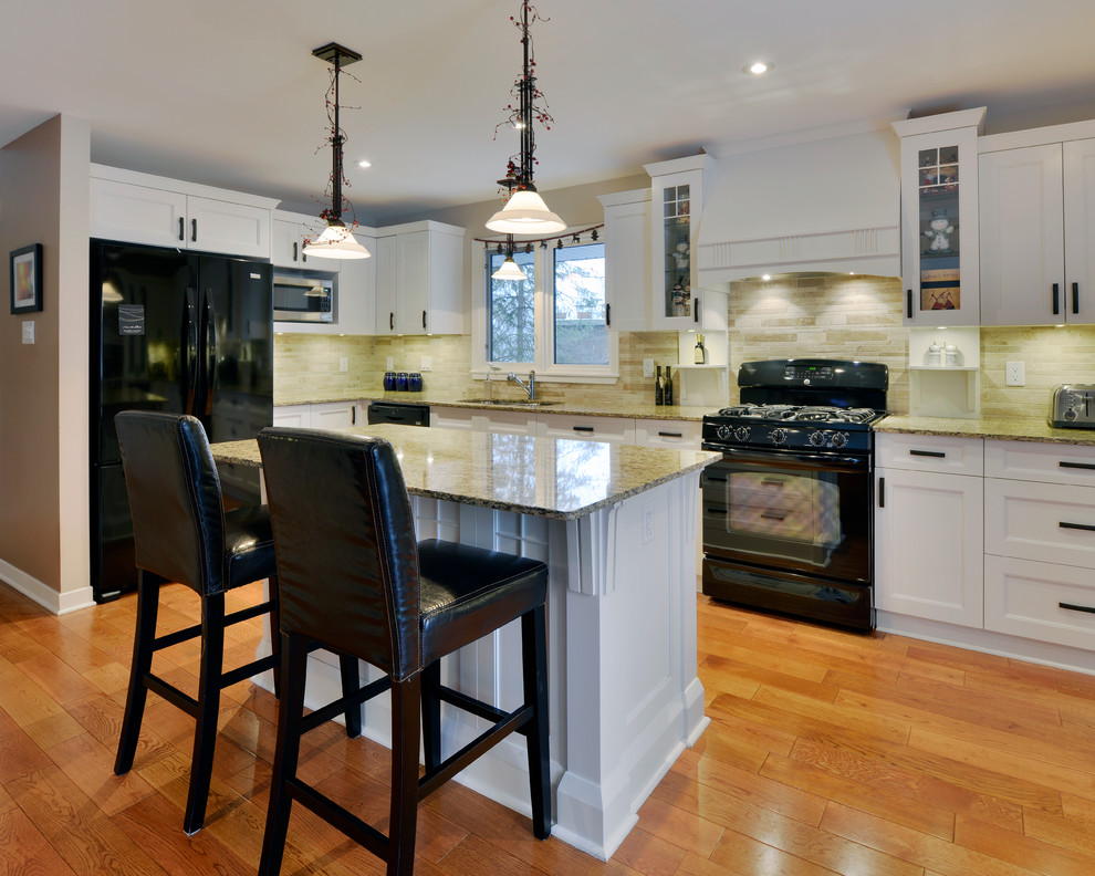 Ottawa Craftsman Kitchen Ottawa by Carolyn Munro Design + Build
