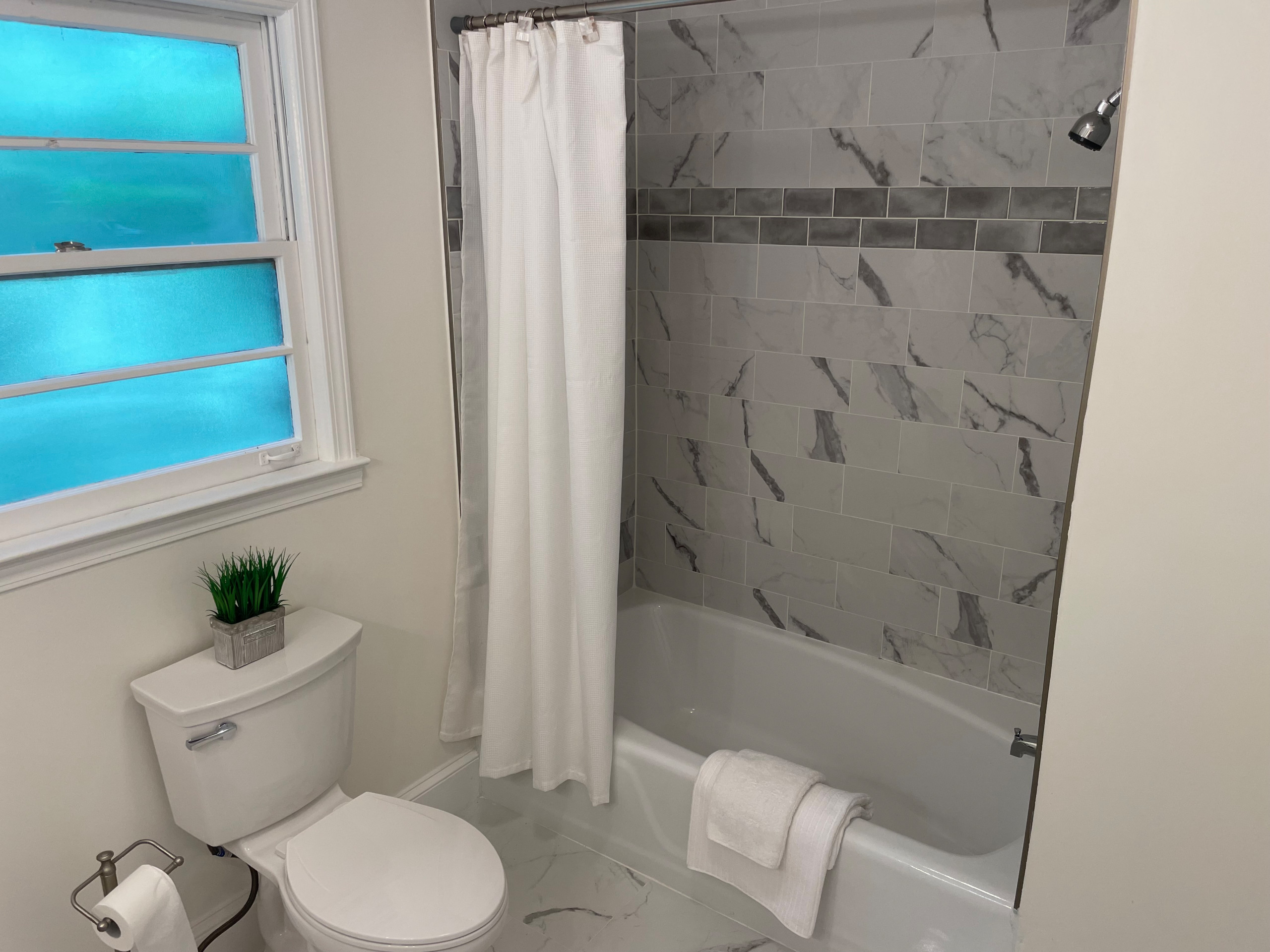 Inspiration for a modern bathroom remodel in Atlanta