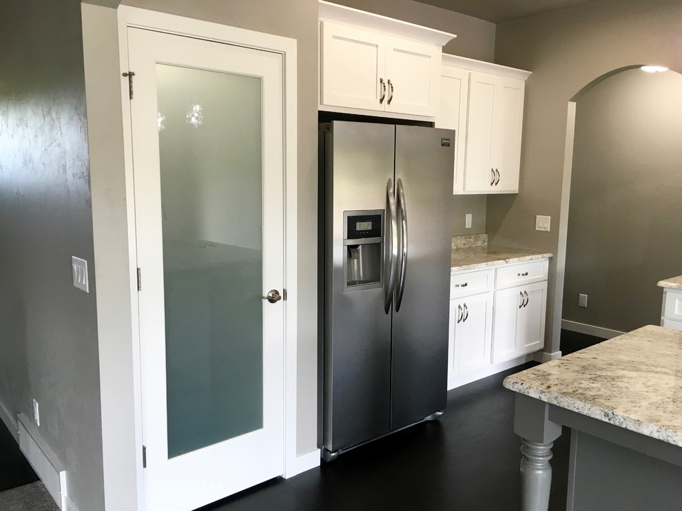 Example of a mid-sized arts and crafts home design design