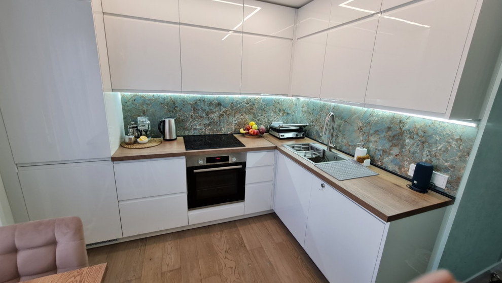 65 квадратов счастья.