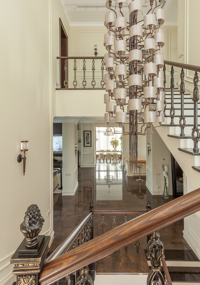 Дом 500 м.кв. в жилом поселке Монолит