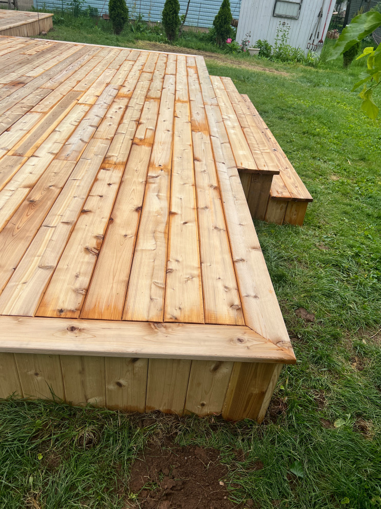 Menasha Cedar Deck