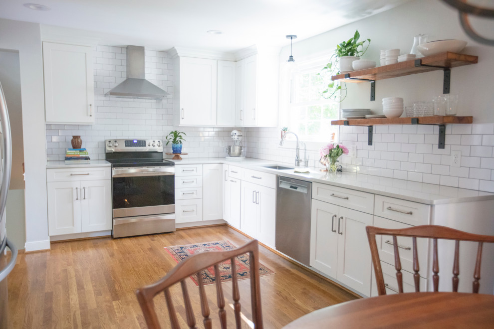 Kitchen - transitional kitchen idea
