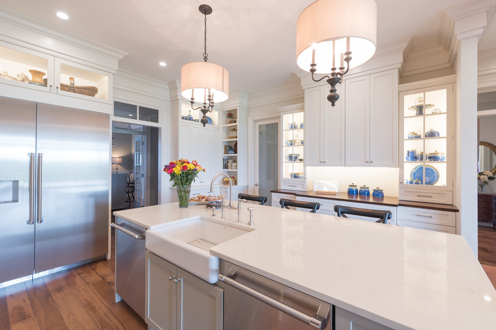 Large transitional kitchen photo