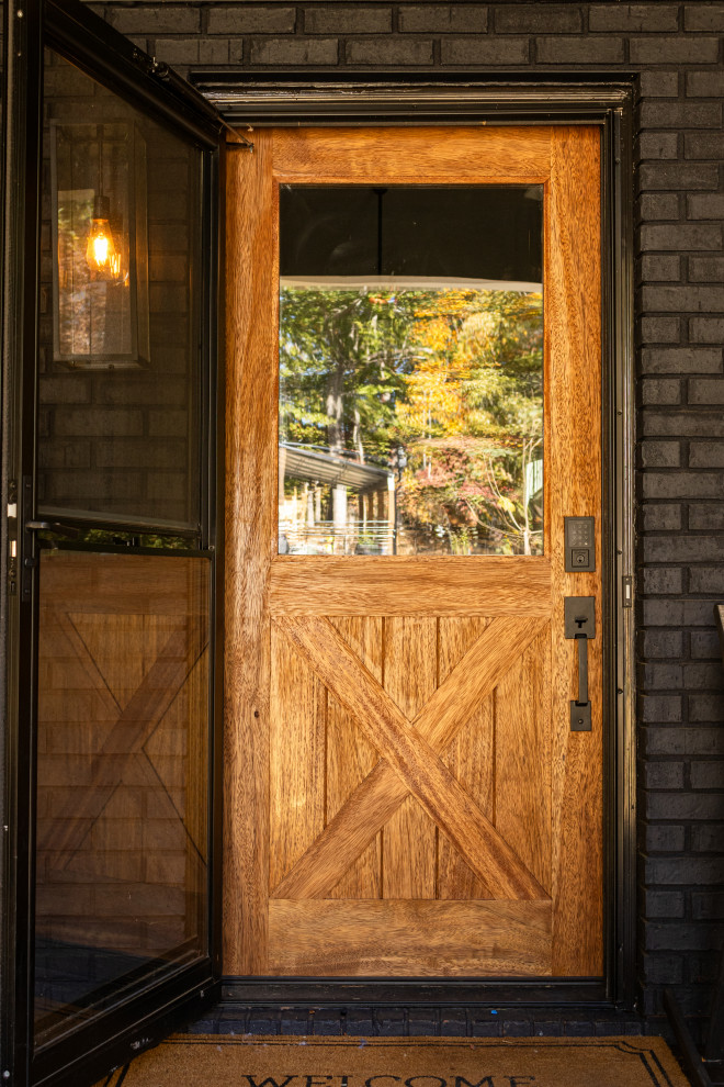 Entryway - rustic entryway idea